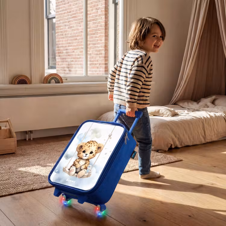 Kinderkoffer - Blauw - Cheeta welpje op een schommel in de wolken — 3