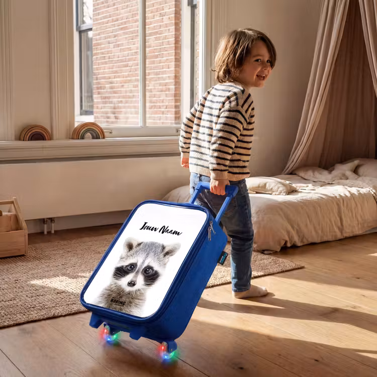 Kinderkoffer met naam - Blauw - Rachid Racoon — 3