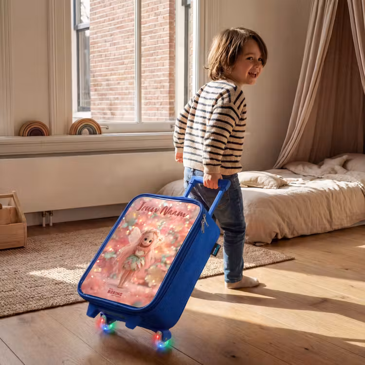 Kinderkoffer met naam - Blauw - Bloemenfee in roze sprookjeswereld — 3