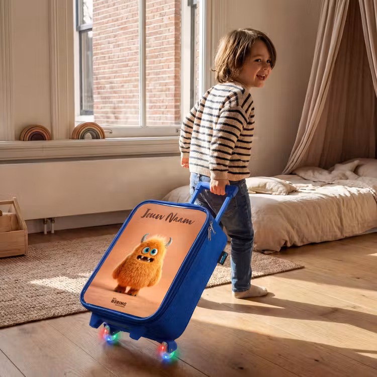 Kinderkoffer met naam - Blauw - Oranje Pluizig Monster met Hoorns — 3