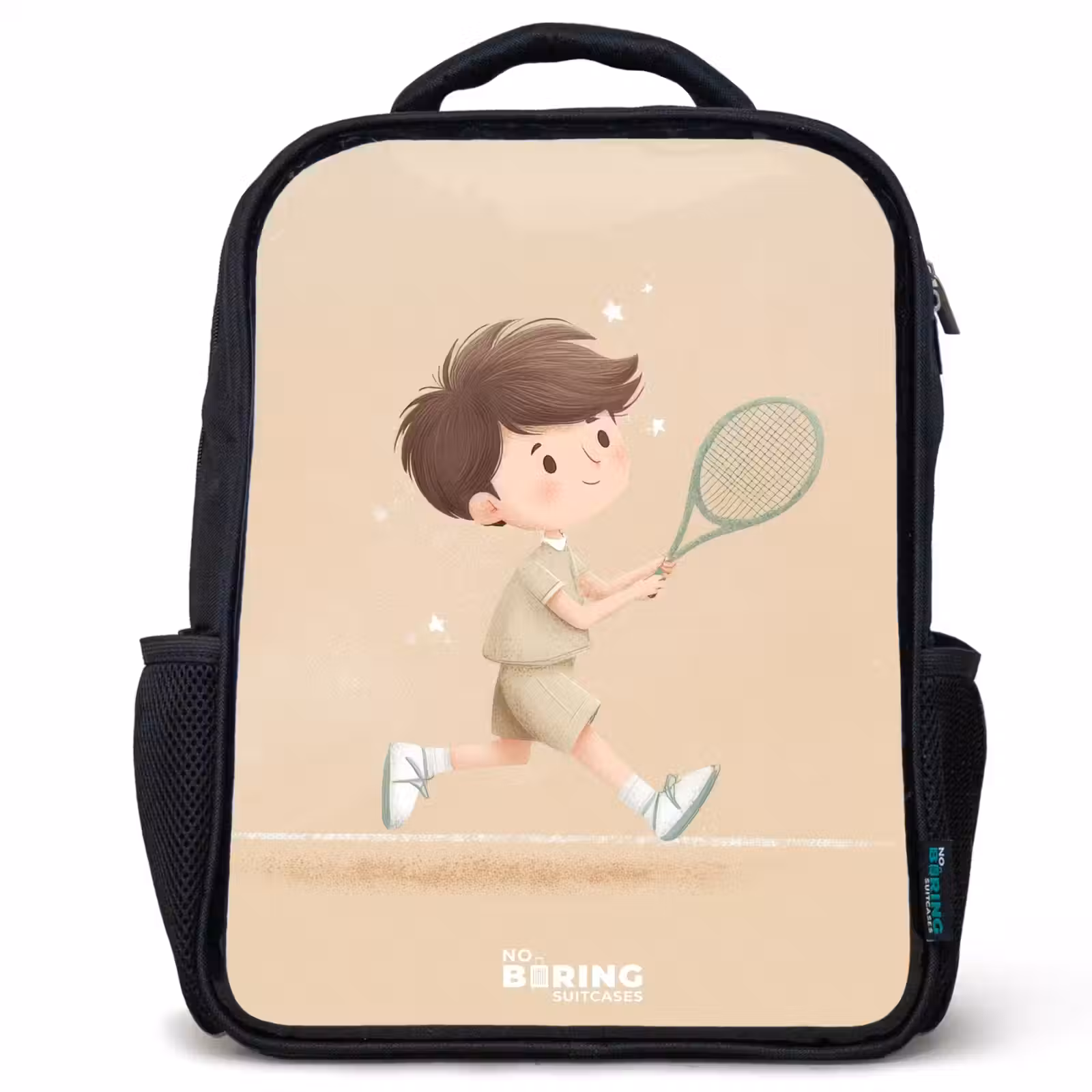 Kinderrugzak - Zwart - Jongen speelt tennis op zandkleurige achtergrond — 1