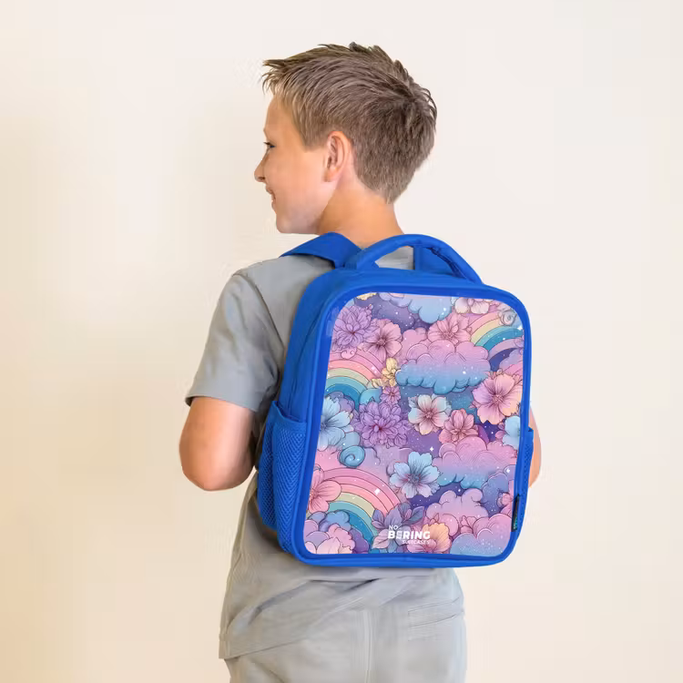 Kinderrugzak - Blauw - Illustratie van wolken, regenbogen en bloemen — 3