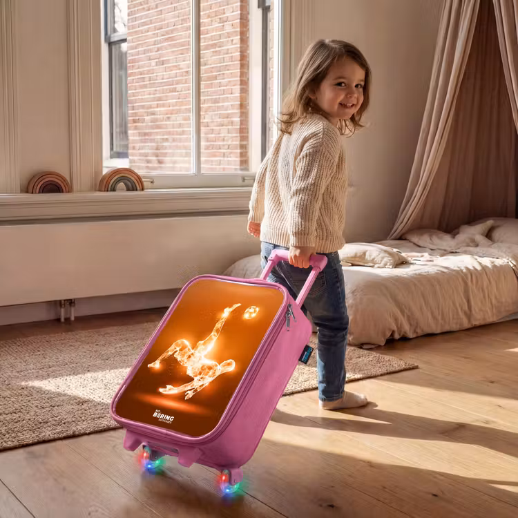 Kinderkoffer - Roze - Oranje lichtvoetballer in zweefmoment — 3