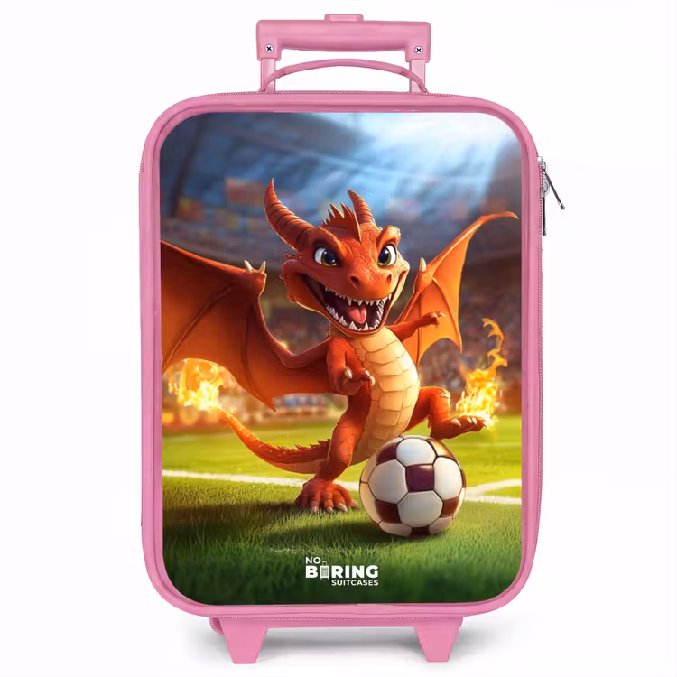Kinderkoffer - Roze - Rode draak voetbalt in zonnig stadion — 1
