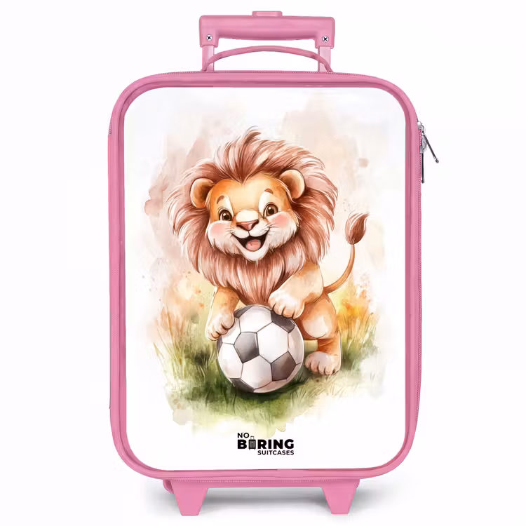 Kinderkoffer - Roze - Speelse leeuw met voetbal op grasveld — 1