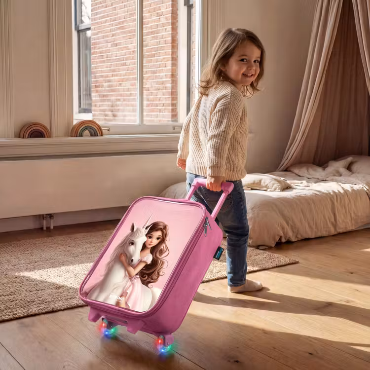Kinderkoffer - Roze - Meisje met witte eenhoorn op roze achtergrond — 3