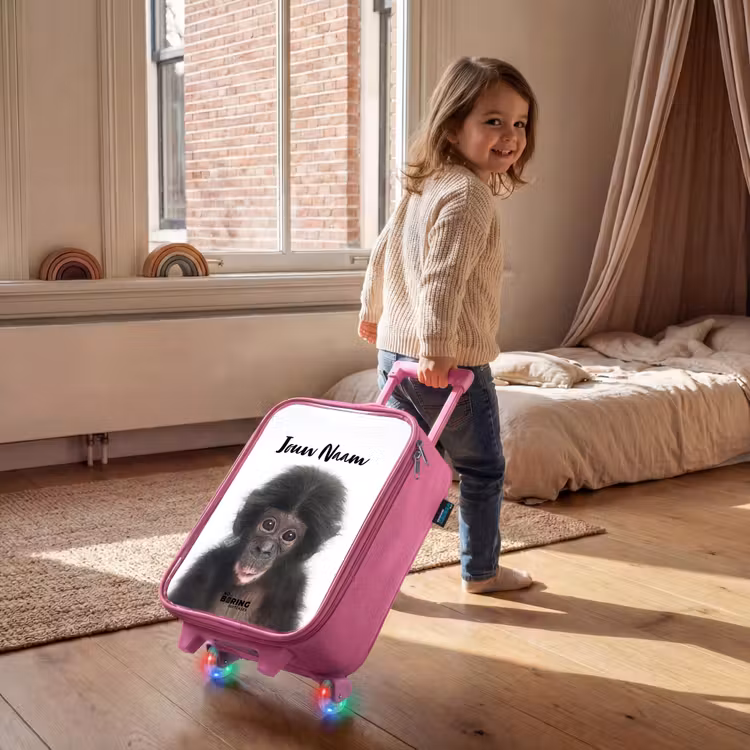 Kinderkoffer met naam - Roze - Charlie Chimp — 3