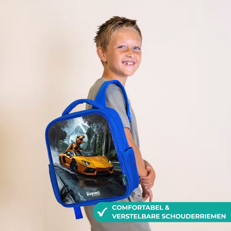 Kinderrugzak - Blauw - T-Rex op oranje sportauto in regenachtig woud — 4
