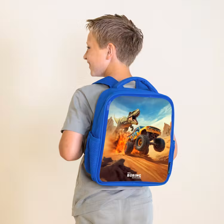 Kinderrugzak - Blauw - Vluchtende truck voor T-Rex in vurige woestijn — 3