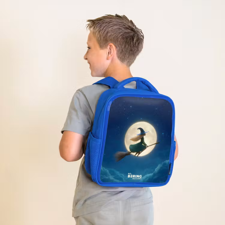 Kinderrugzak met naam - Blauw - Heks in Maanlichtvlucht — 3