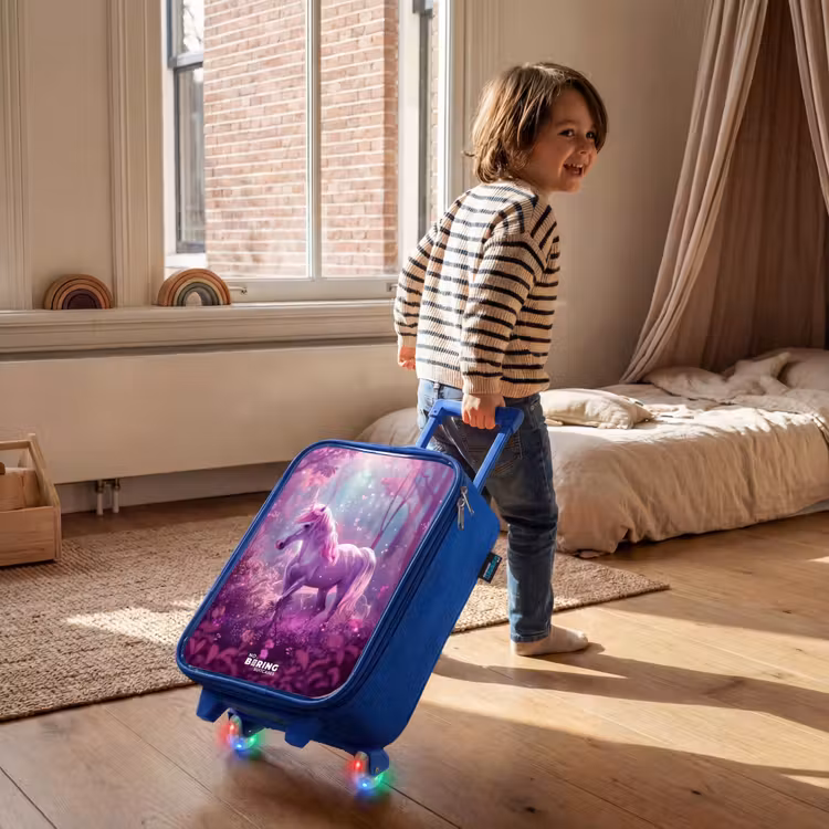 Kinderkoffer - Blauw - Eenhoorn Omringd door Paarse Natuur — 3