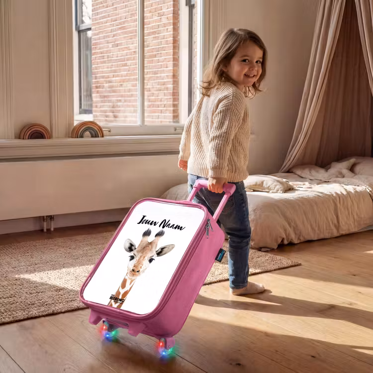 Kinderkoffer met naam - Roze - Gerrie Giraffe — 3