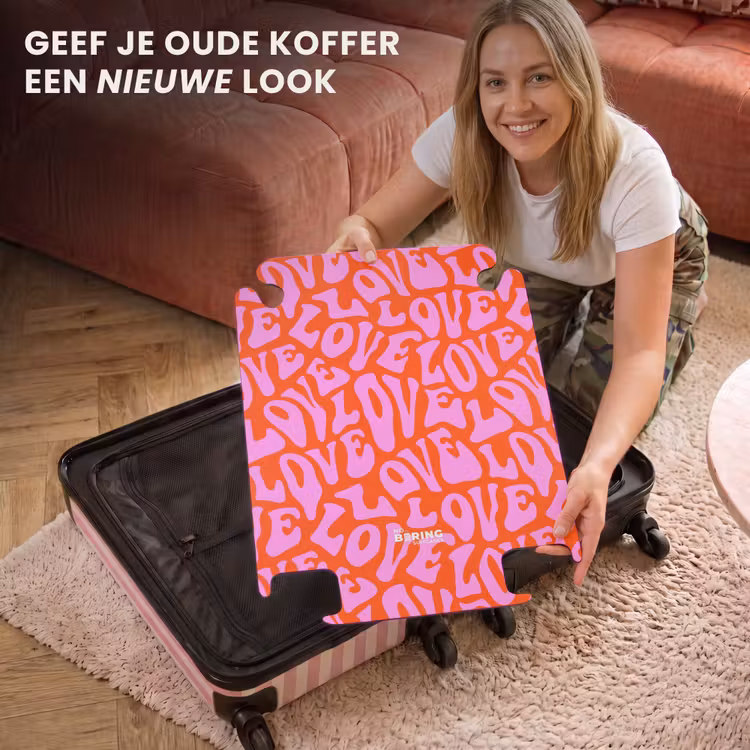 CaseSwap - Herhalend ‘LOVE’-patroon in roze op rood — 3